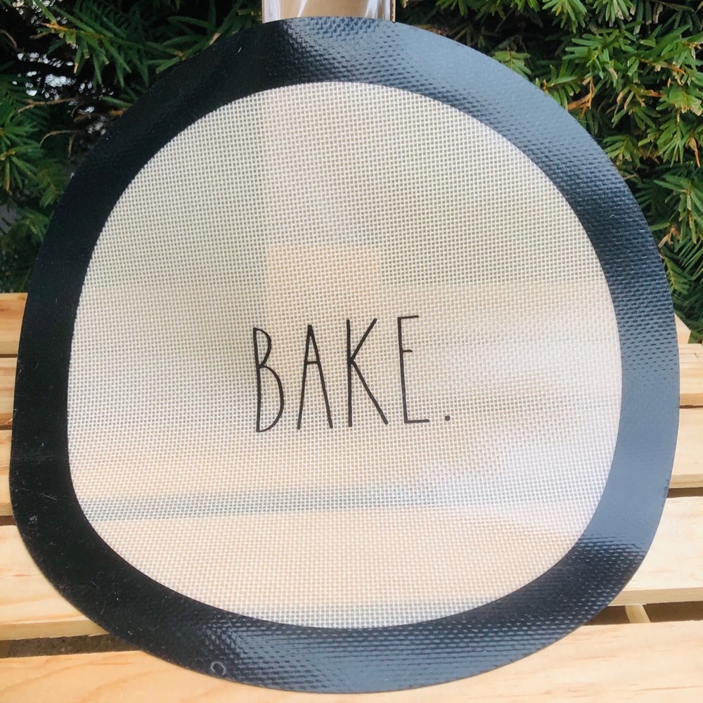Rae Dunn “BAKE” mat